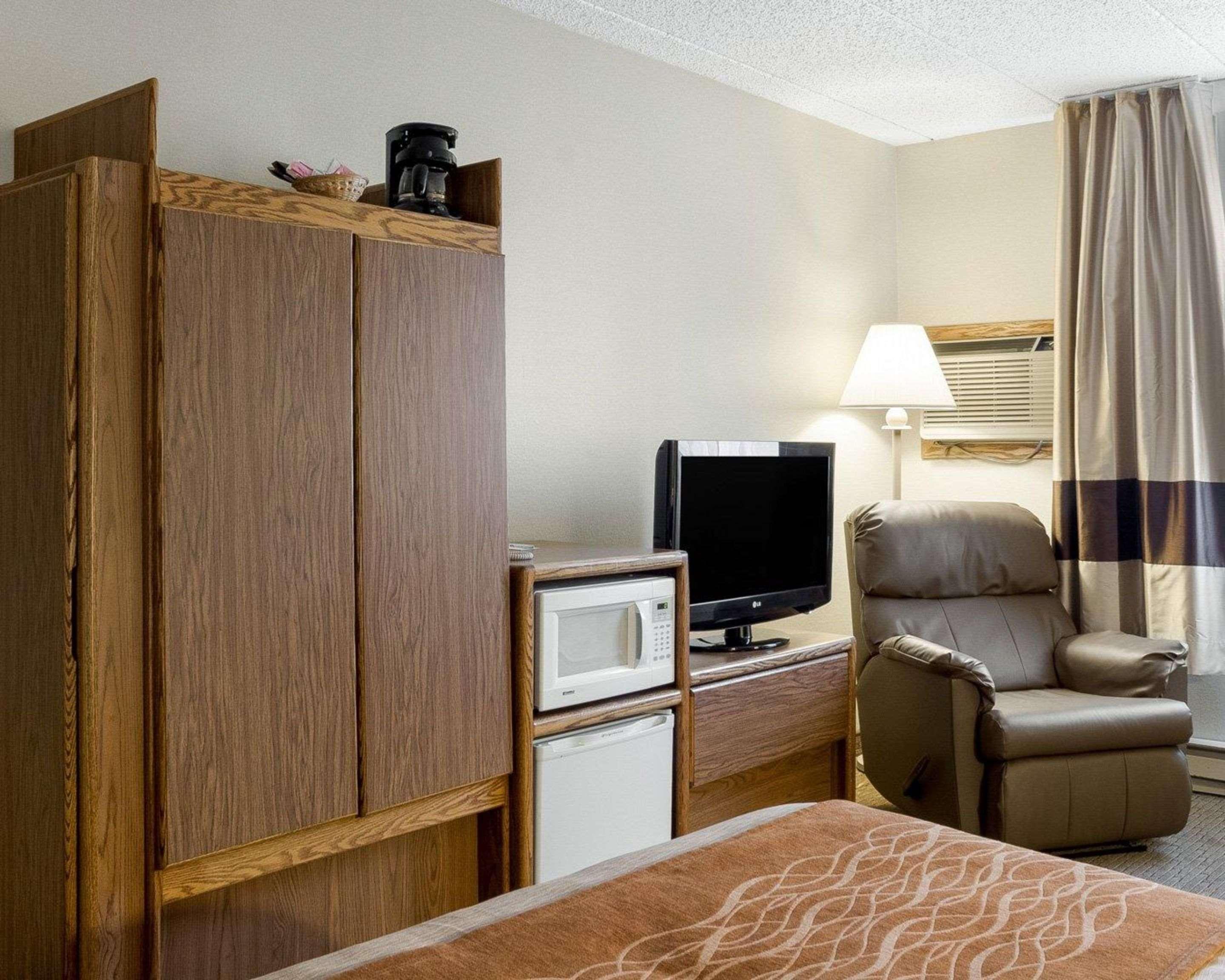 Quality Inn Bismarck I-94 מראה חיצוני תמונה