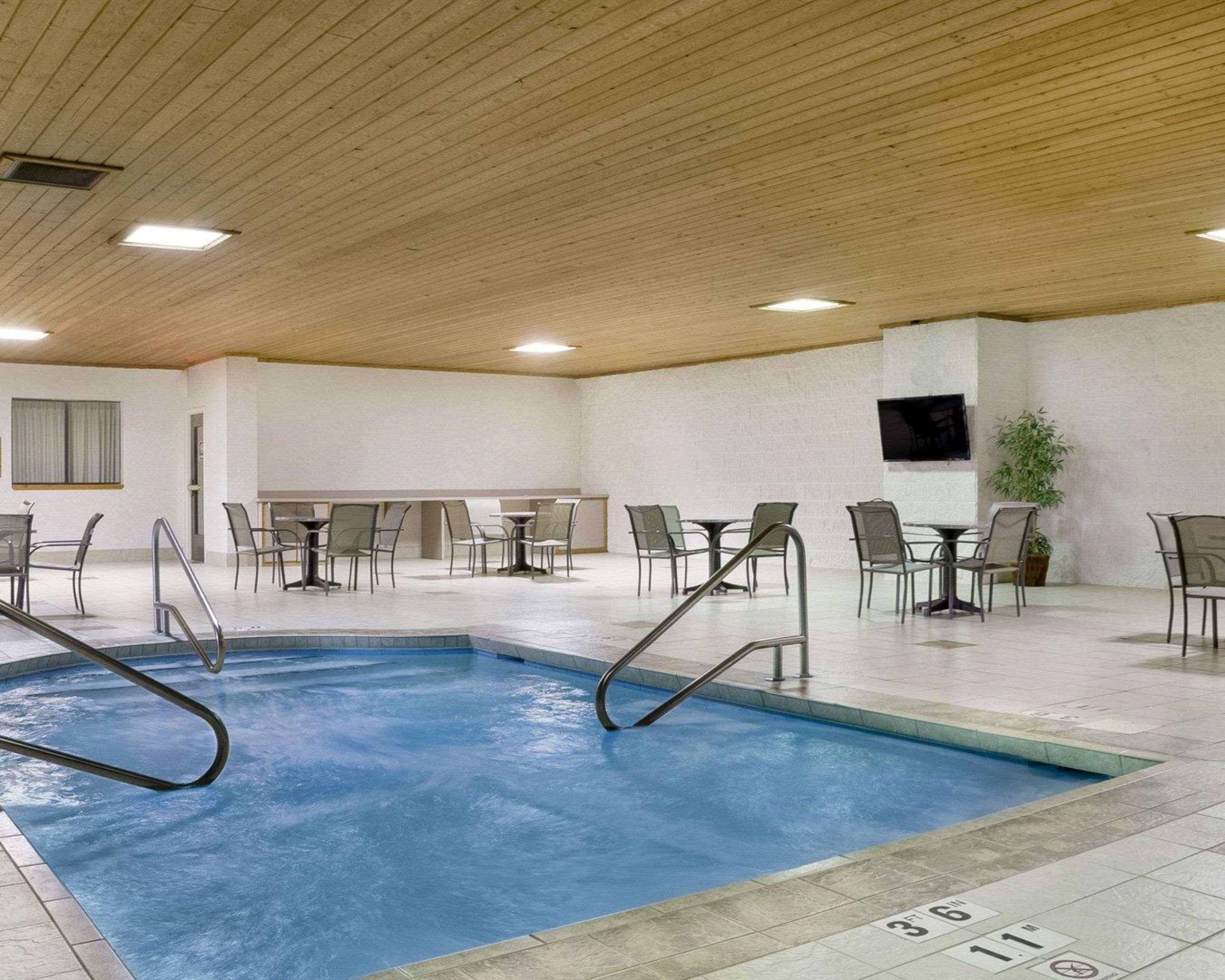 Quality Inn Bismarck I-94 מראה חיצוני תמונה