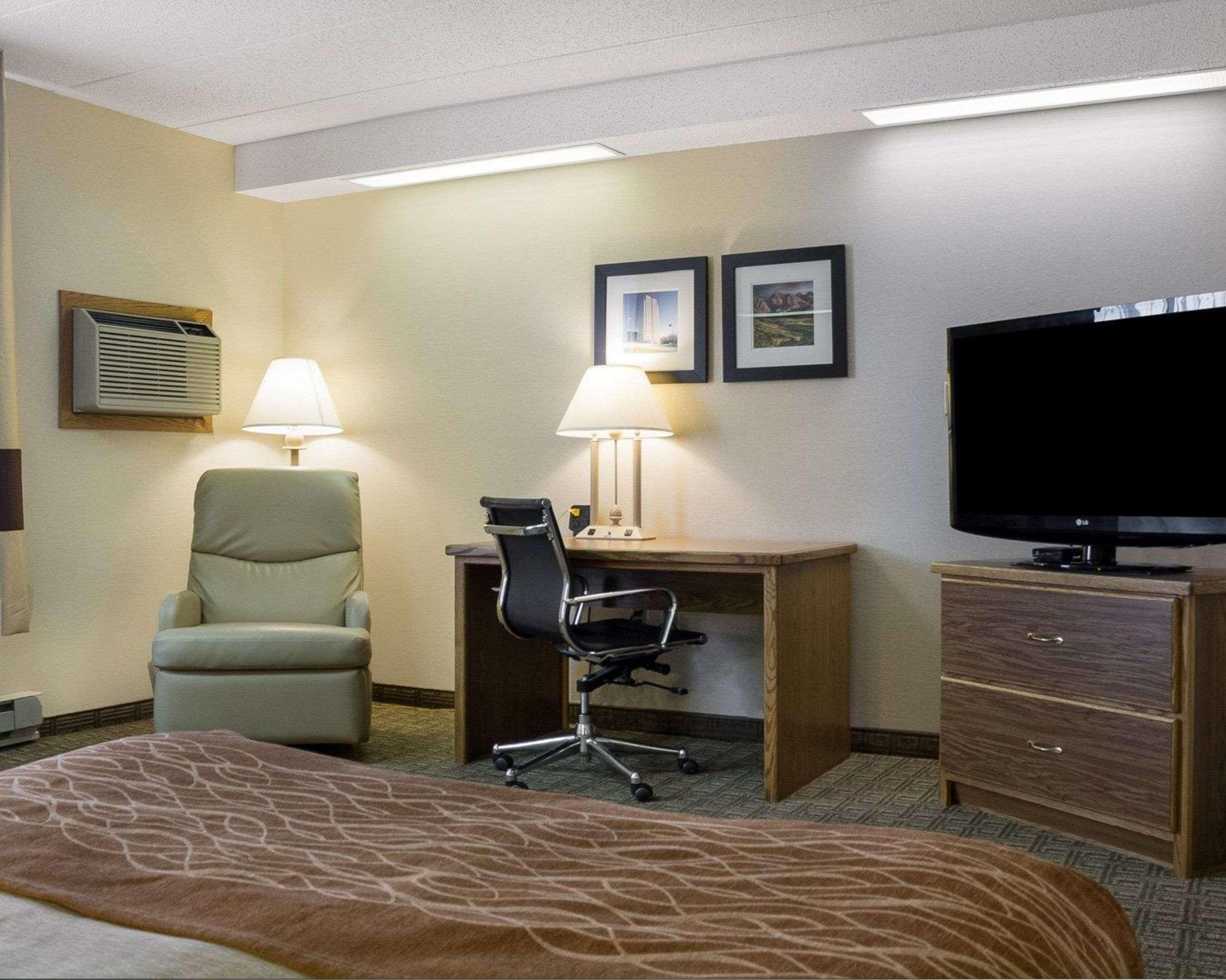 Quality Inn Bismarck I-94 מראה חיצוני תמונה