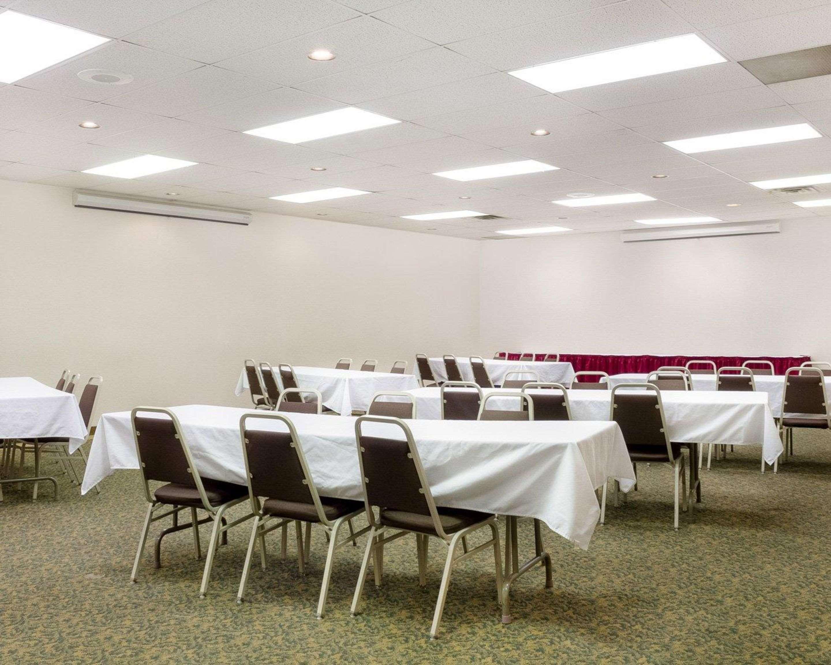 Quality Inn Bismarck I-94 מראה חיצוני תמונה