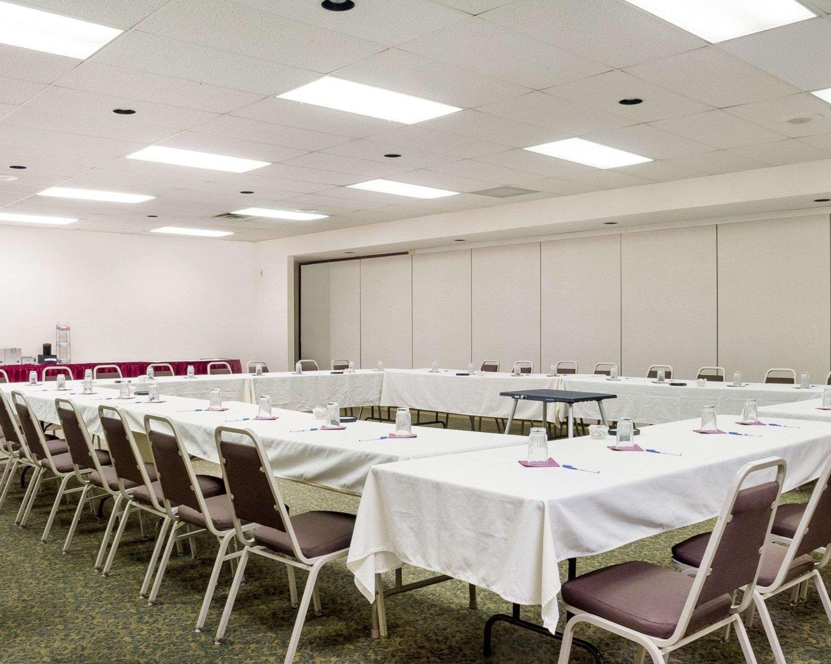 Quality Inn Bismarck I-94 מראה חיצוני תמונה