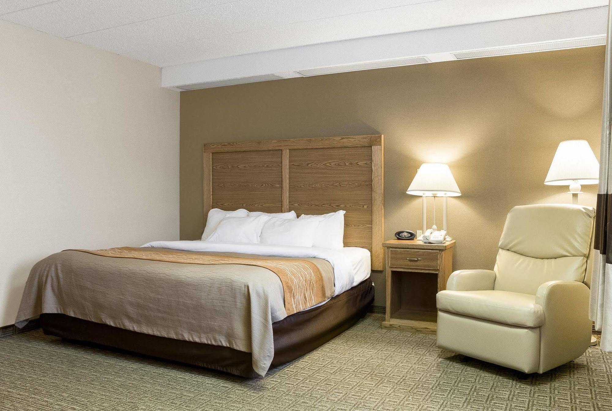 Quality Inn Bismarck I-94 מראה חיצוני תמונה