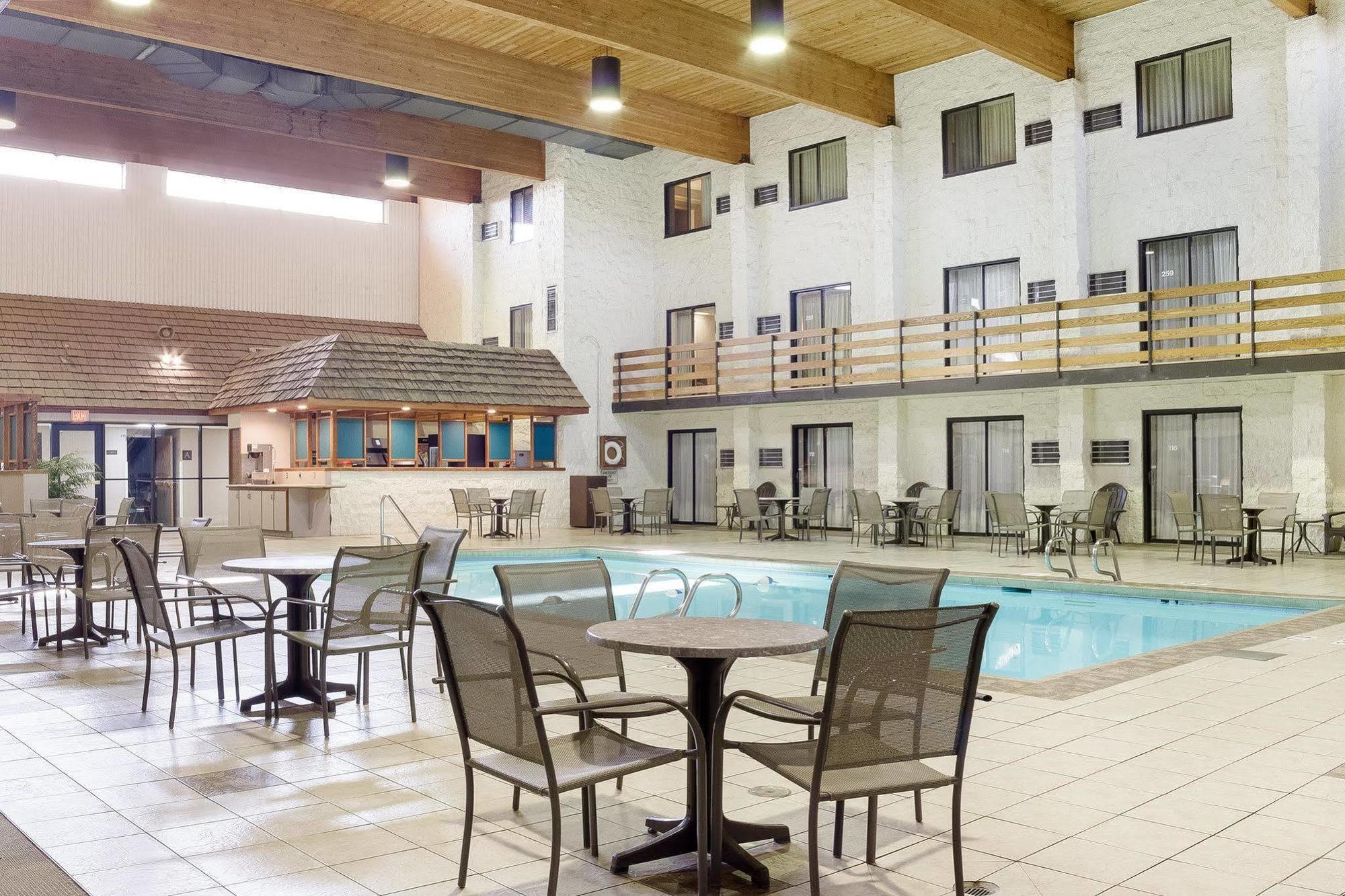 Quality Inn Bismarck I-94 מראה חיצוני תמונה